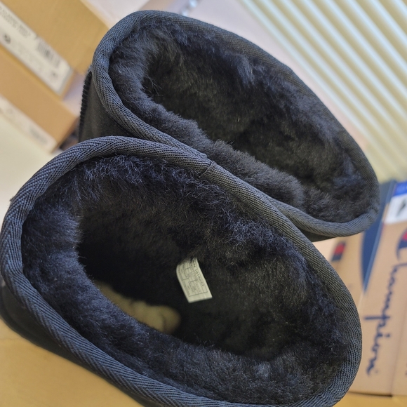 🎁UGG Ladies’ Classic Short II Boot - Picture 10 of 16